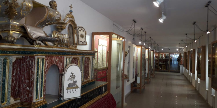 Siracusa, riapre il Museo dei Paramenti: rinominato da oggi “Museo Papa Pio XII”