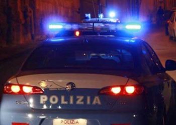 Musica alta, delinquenti e drogati come clienti: la Polizia chiude per dieci giorni un bar di Floridia