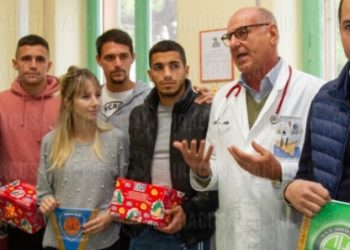 Il Siracusa Calcio in visita al reparto di pediatria dell’ospedale Umberto I