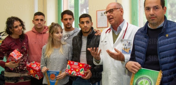 Il Siracusa Calcio in visita al reparto di pediatria dell’ospedale Umberto I