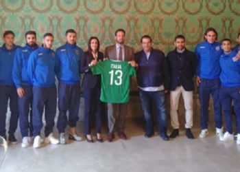Siracusa Calcio, omaggio al sindaco Francesco Italia: consegnata la maglia numero 13