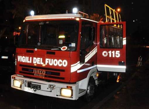 Lentini. Bombola di gas prende fuoco in casa, salvata una donna di 82 anni