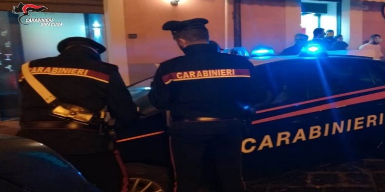 Floridia. Sospesa licenza attività commerciale per spaccio di stupefacenti