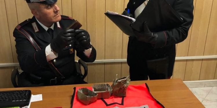 Rosolini. Nascondevano in casa un chilo di hashish, padre e figlio in manette