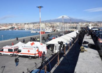 Sea Watch entrata nel porto di Catania