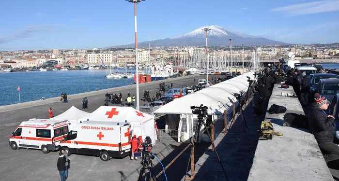 Sea Watch entrata nel porto di Catania