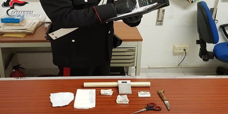 Rosolini. Trovato con 5 grammi di cocaina in casa: arrestato dai Carabinieri