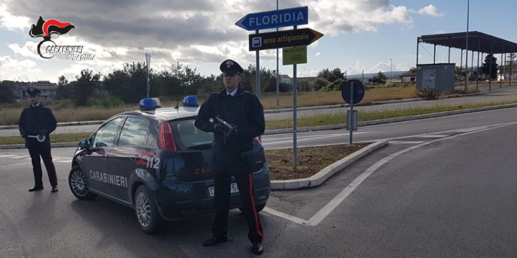 Controlli stradali dei Carabinieri tra Siracusa e Floridia: più di 50 veicoli fermati, quattro denunciati