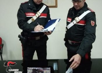 Rosolini, trovato con armi e droga in casa: arrestato dai Carabinieri