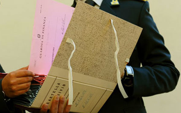 Blitz della Guardia di Finanza a Riscossione Sicilia, corruzione e rivelazione di segreti d’ufficio