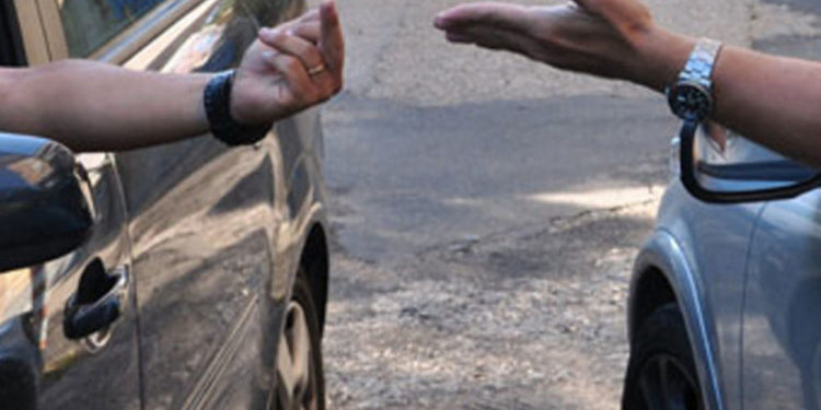 Noto. Spintoni e minacce di morte per un parcheggio, denunciato un 69enne