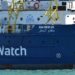 Sea Watch a largo di Siracusa. Di Maio: «Convocare l’ambasciatore olandese» Salvini: «Nessuno spazio in Italia»