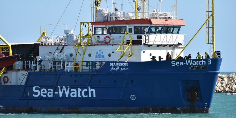 Caso Sea Watch 3. L’annuncio del premier Conte: “tra poche ore sbarco dei migranti”