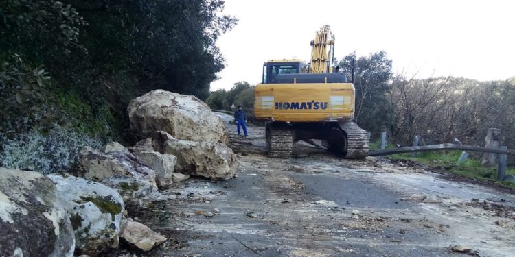 Cassaro – Ferla. Ripristino viabilità sulla SP45, avviata la fase due dei lavori