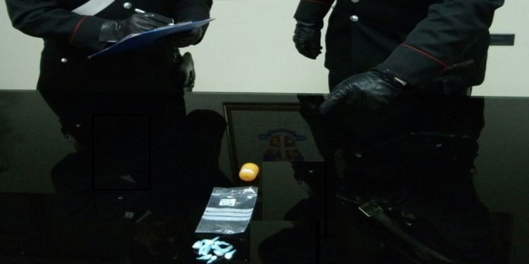 Solarino. Sorpreso in auto con 5 dosi di cocaina, arrestato un 46enne