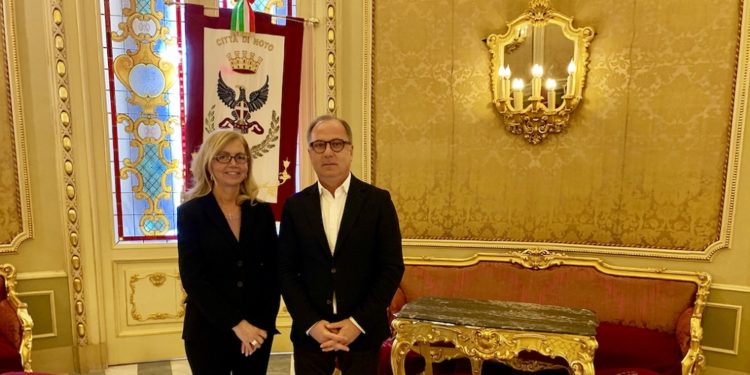 Noto. 40° Infiorata, la presentazione anche a New York: ieri l’incontro con la deputata Fitzgerald