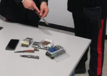 Melilli, sorpreso con 80 grammi di hashish nel motociclo: 21enne arrestato