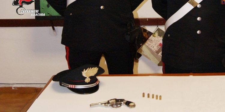 Lentini. Trovato in possesso di una calibro 38, arrestato un catanese