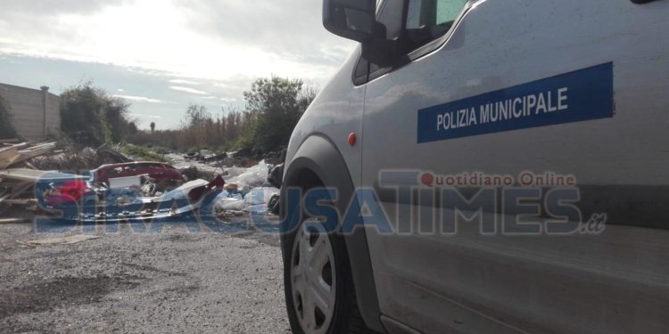 Siracusa. Sequestrata discarica abusiva a cielo aperto a ridosso del circuito