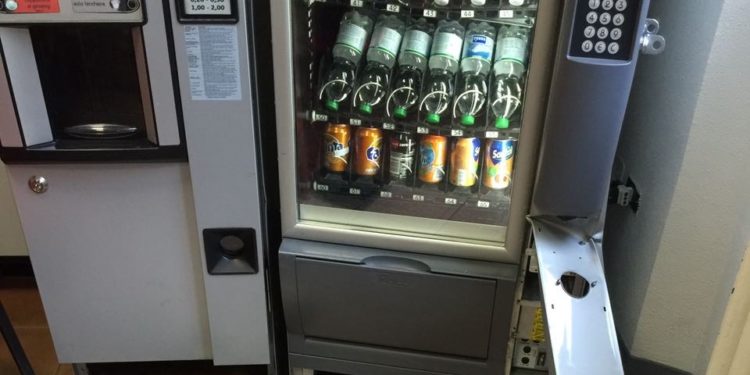 Siracusa. Ladri all’istituto Gagini, rubate monete dai distributori automatici