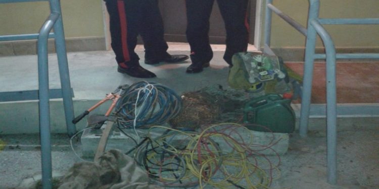 Siracusa. Ruba cavi elettrici in rame da abitazioni private alla Fanusa: arrestato