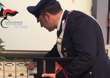 Pachino. Scoperta palazzina allacciata alla linea elettrica pubblica: un arresto e 6 denunce a piede libero