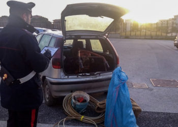 Floridia, tentano di rubare materiale ferroso da un magazzino: arrestati dai Carabinieri