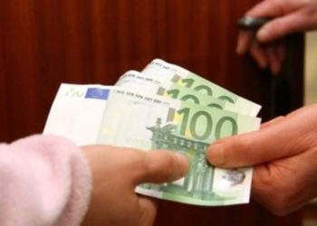 Floridia, si fingono amici di un anziano e gli chiedono soldi: arrestati 2 napoletani