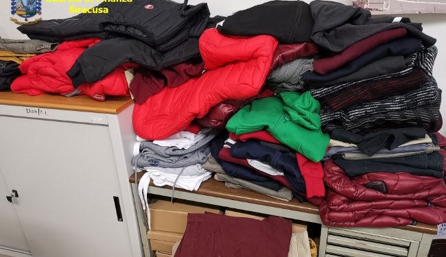 Priolo Gargallo, la Finanza sequestra giocattoli e abiti contraffatti in negozi e mercati
