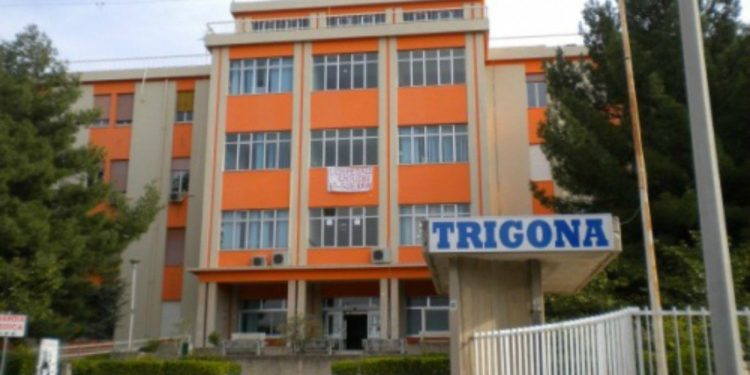 Noto. Al Trigona chiudono i reparti di ostetricia, pediatria e neonatologia: “mancano i pediatri”