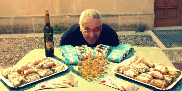 Siracusa protagonista sulla Tv di Stato del Giappone con la “cannoloterapia”