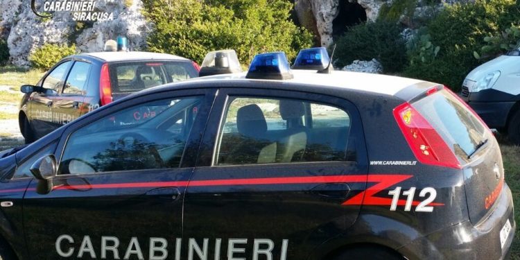 Pachino. Ruba oltre 100 litri di gasolio da un camion in sosta, arrestato