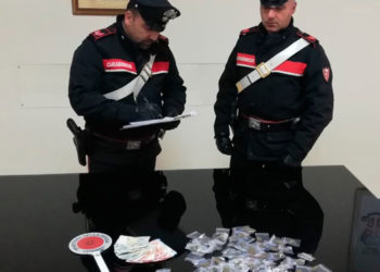 Siracusa, sorpreso a spacciare droga in via Immordini: arrestato un 22enne