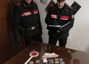 Siracusa, spacciava droga in una palazzina di via Italia 103: un 25enne finisce ai domiciliari