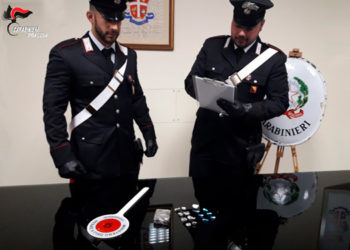 Siracusa, nascondeva hashish e cocaina in casa: arrestato un 34enne