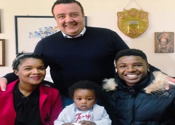 Accolta al comune di Sortino di una giovane famiglia tunisina