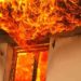 Siracusa. Incendiata porta d’ingresso di un appartamento in via Lazio: indagini in corso