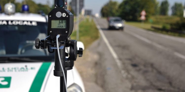 Siracusa. Controlli della Municipale alla viabilità in città con il telelaser