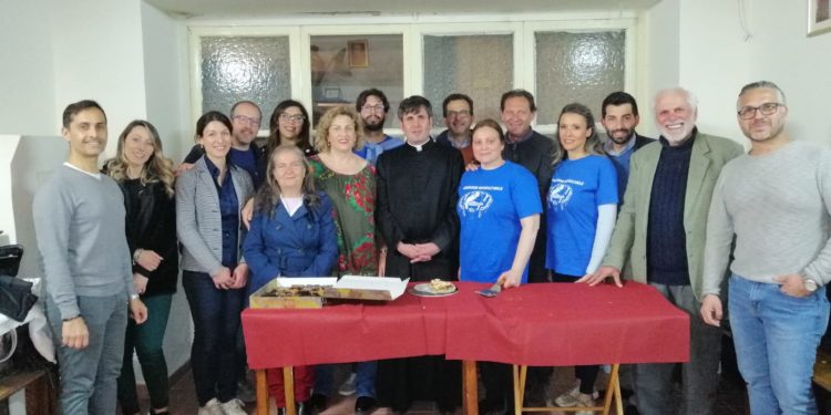 Siracusa. Cena pasquale per i meno fortunati nella parrocchia San Paolo: l’iniziativa di Liberi di Costruire