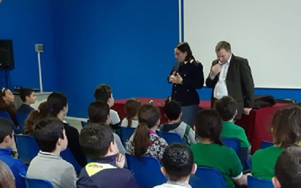 Siracusa. La Polizia di Stato incontra gli studenti dell’istituto comprensivo “Elio Vittorini”