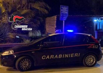 Francofonte. In stato di ebrezza infastidiva i passanti e si avventava contro i Carabinieri: arrestato