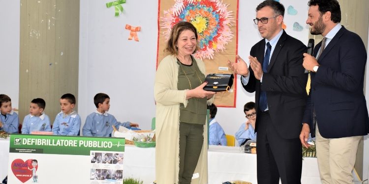 Siracusa, donato un defibrillatore all’Ottavo Istituto Comprensivo “Elio Vittorini”