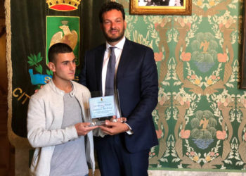 Siracusa, una targa di riconoscimento al giovane ecologista Sebastian Colnaghi: stamattina la consegna