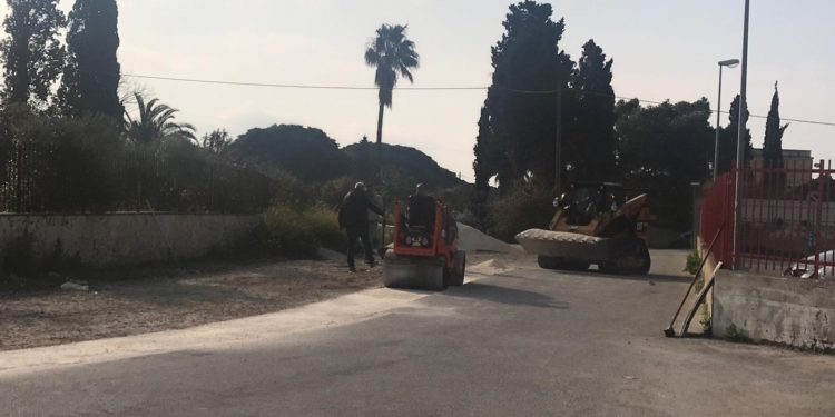 Siracusa, riqualificazione di via Regia Corte: lo spazio davanti la scuola Vittorini diventerà un campo scuola