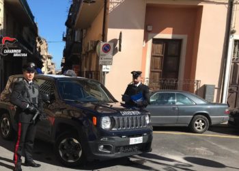 Francofonte. Tenta di aggredire in caserma l’ex del suo convivente: arrestata