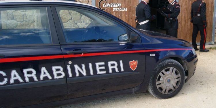 Francofonte. Alimenti in cattivo stato di conservazione in una rosticceria, sospesa attività