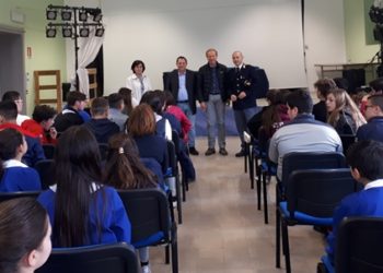 Rosolini. La Polizia di Stato incontra gli alunni dell’istituto “De Cillis”