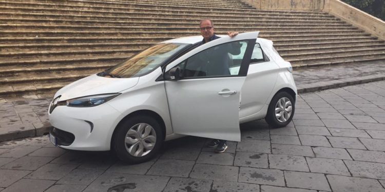 Il Comune di Noto ha la sua prima auto elettrica, Bonfanti: “esempio virtuoso”
