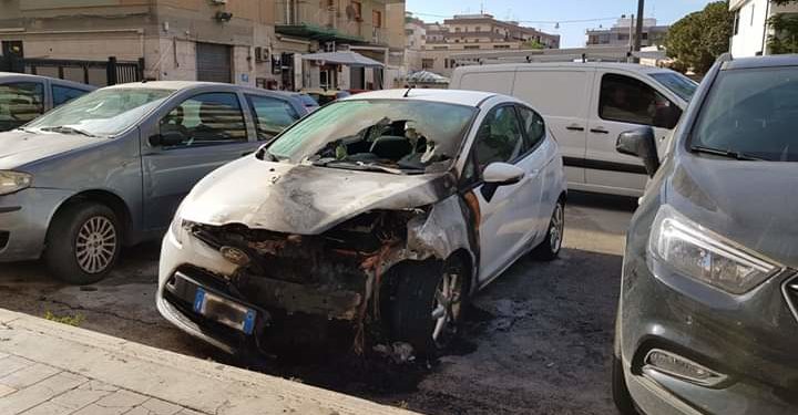 Siracusa. Data alle fiamme l’auto del giornalista Gaetano Scariolo