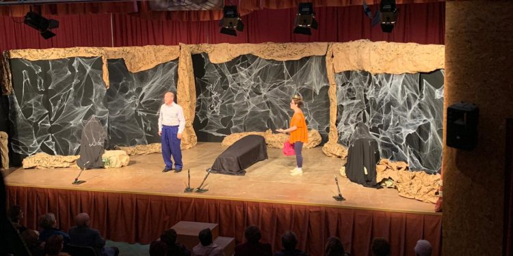 Canicattini. “Il Sipario” chiude la stagione teatrale con la commedia “Benvenuti al Cimitero”